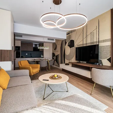 Maison Lumiere - A Modern Designer In Apartman
