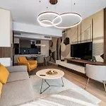 Maison Lumiere - A Modern Designer In Apartment