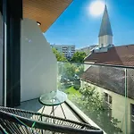 Maison Lumiere - A Modern Designer In *